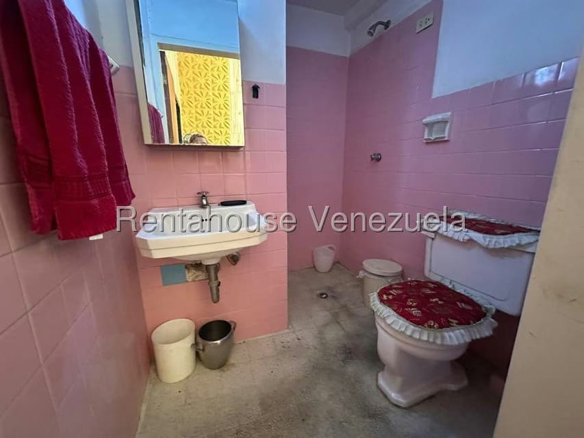 Casa (Multipes Niveles) en Venta en Colinas de Los Chaguaramos, Distrito Metropolitano - 17