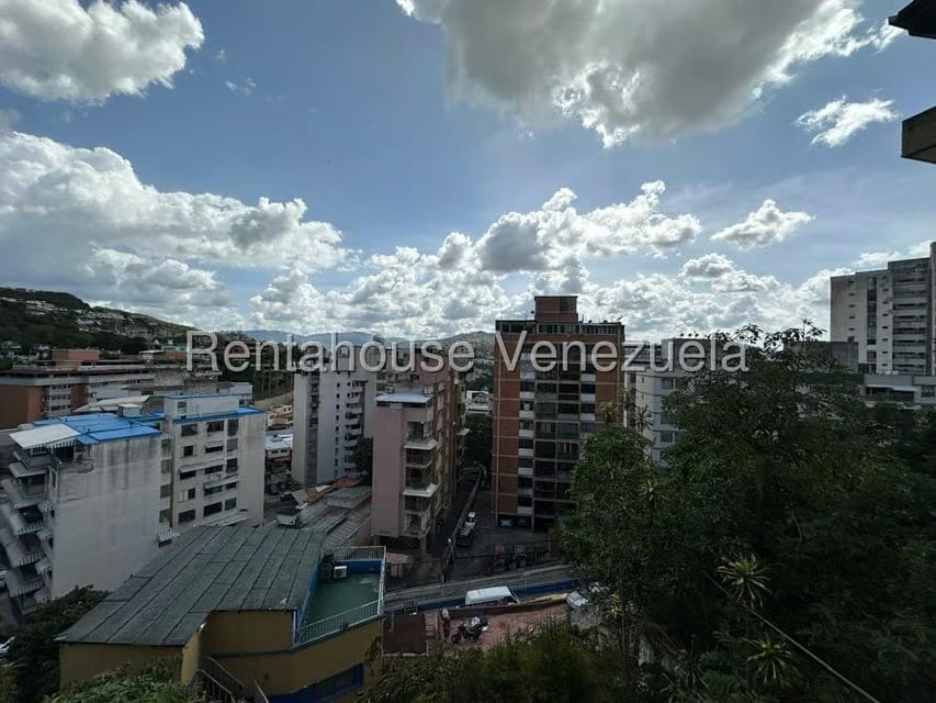 Casa (Multipes Niveles) en Venta en Colinas de Los Chaguaramos, Distrito Metropolitano - 28