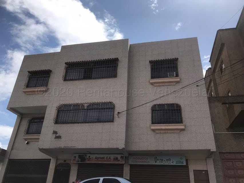 Comercial (Edificio) en Venta en Centro, Lara - 2