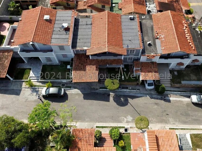 Casa (Multipes Niveles) en Venta en Via el Ujano, Lara - 2