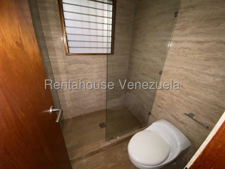 Townhouse (Multiples Niveles) en Venta en La Macarena Norte, Miranda - 12