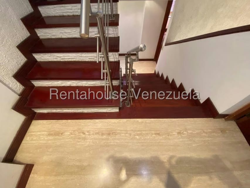 Townhouse (Multiples Niveles) en Venta en La Macarena Norte, Miranda - 19