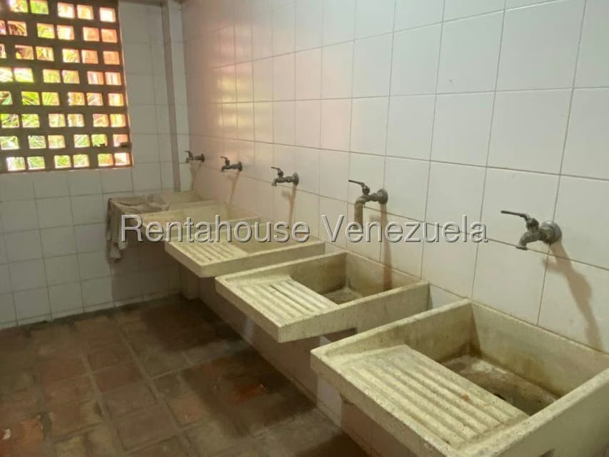Townhouse (Multiples Niveles) en Venta en La Macarena Norte, Miranda - 22