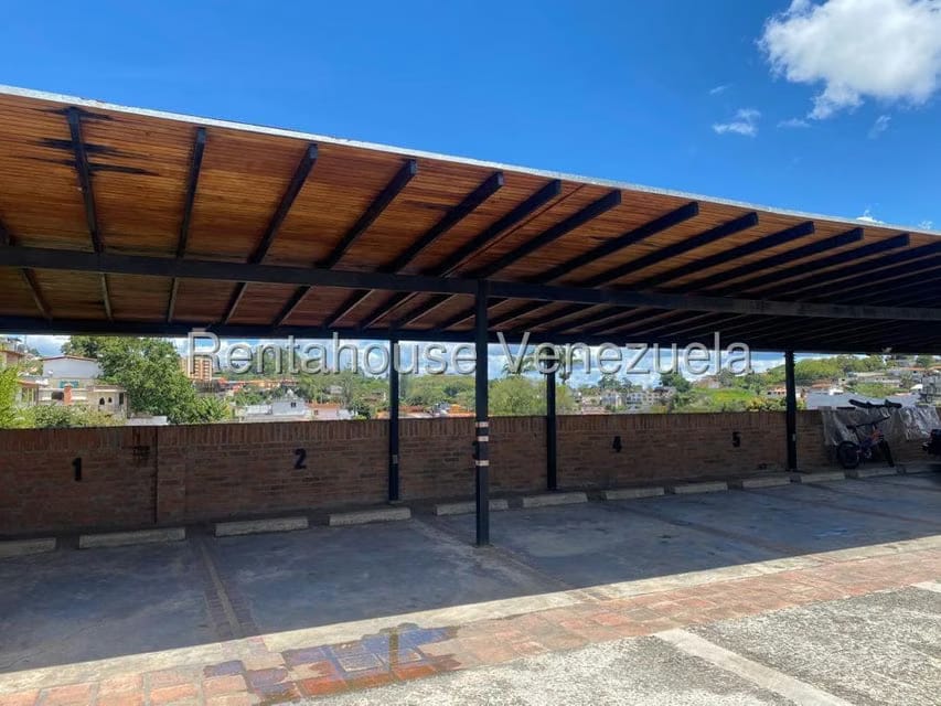 Townhouse (Multiples Niveles) en Venta en La Macarena Norte, Miranda - 4