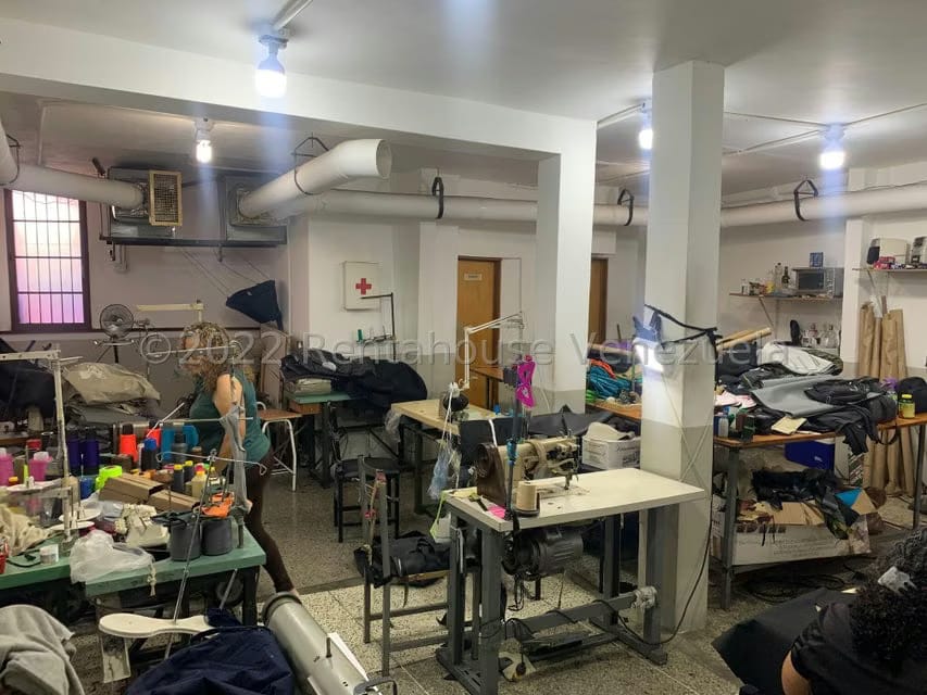 Comercial (Edificio) en Venta en La California Sur, Distrito Metropolitano - 39