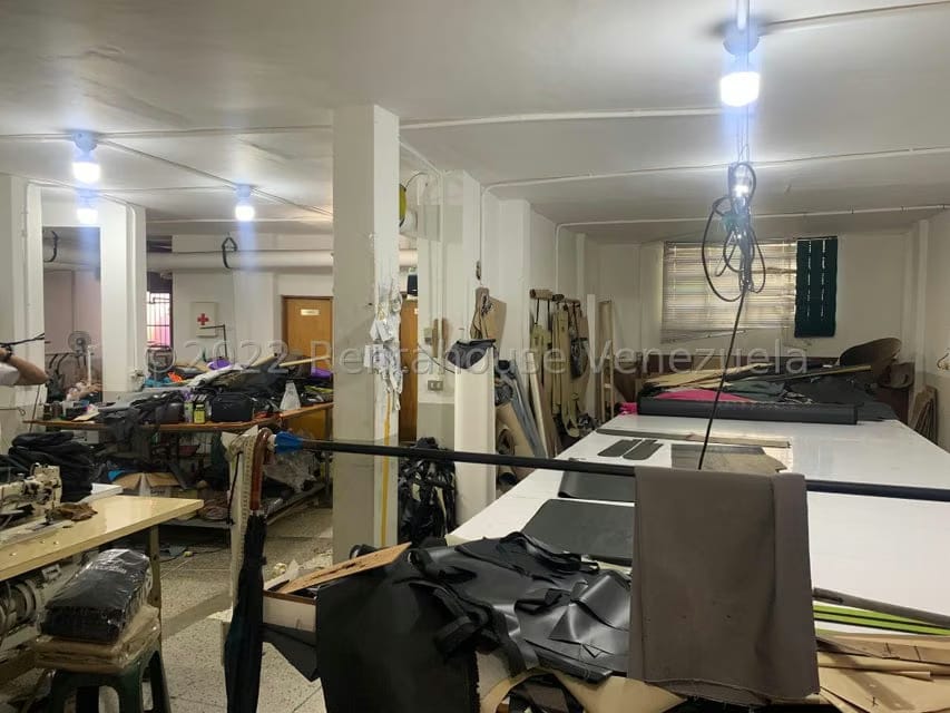 Comercial (Edificio) en Venta en La California Sur, Distrito Metropolitano - 40