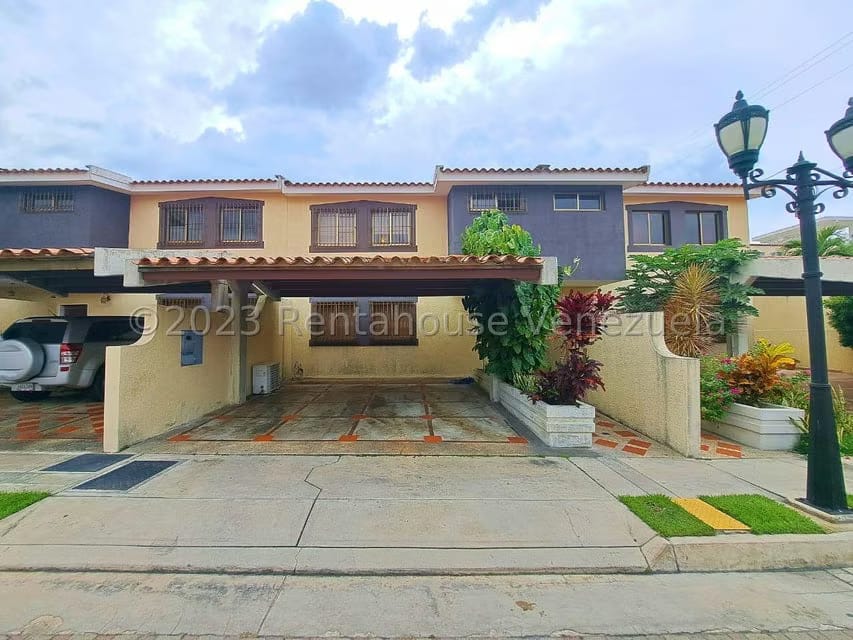 Casa (Duplex) en Venta en La Rosaleda, Lara