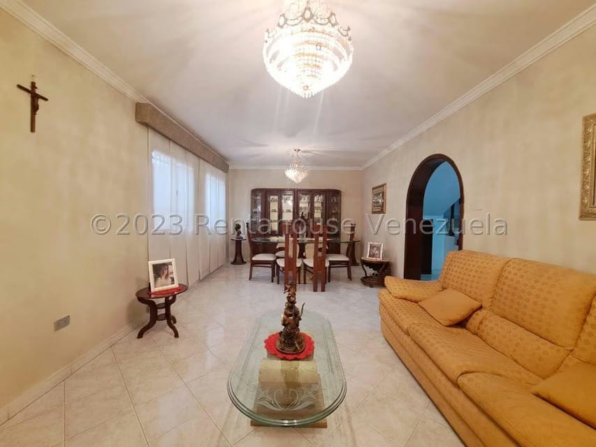 Casa (Duplex) en Venta en La Rosaleda, Lara - 3