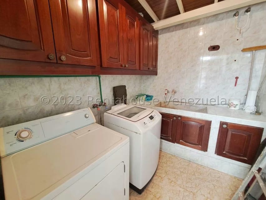 Casa (Duplex) en Venta en La Rosaleda, Lara - 26