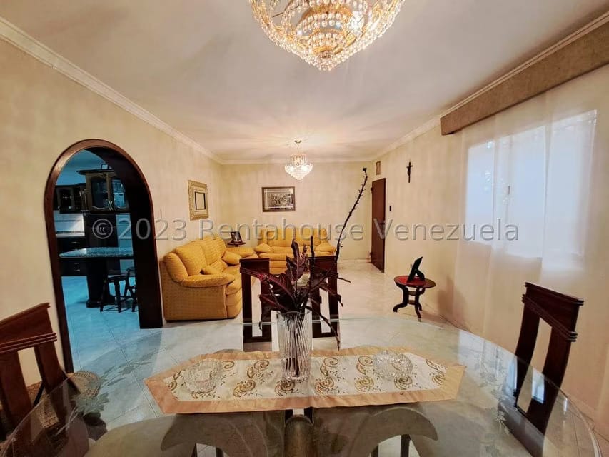 Casa (Duplex) en Venta en La Rosaleda, Lara - 4