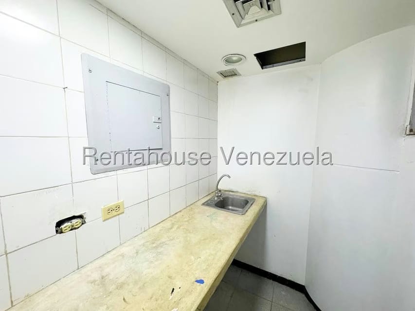 Comercial (Local Comercial) en Venta en Sabana Grande, Distrito Metropolitano - 17
