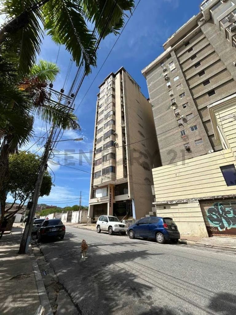 Apartamento en la avenida 4 de mayo - 11