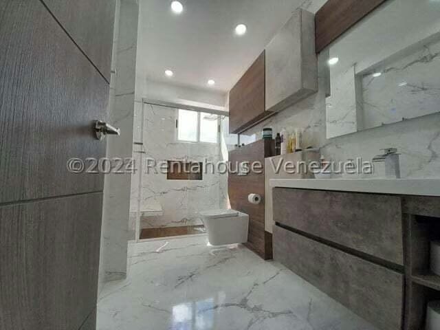 Apartamento (1 Nivel) en Venta en Del Este, Lara - 26