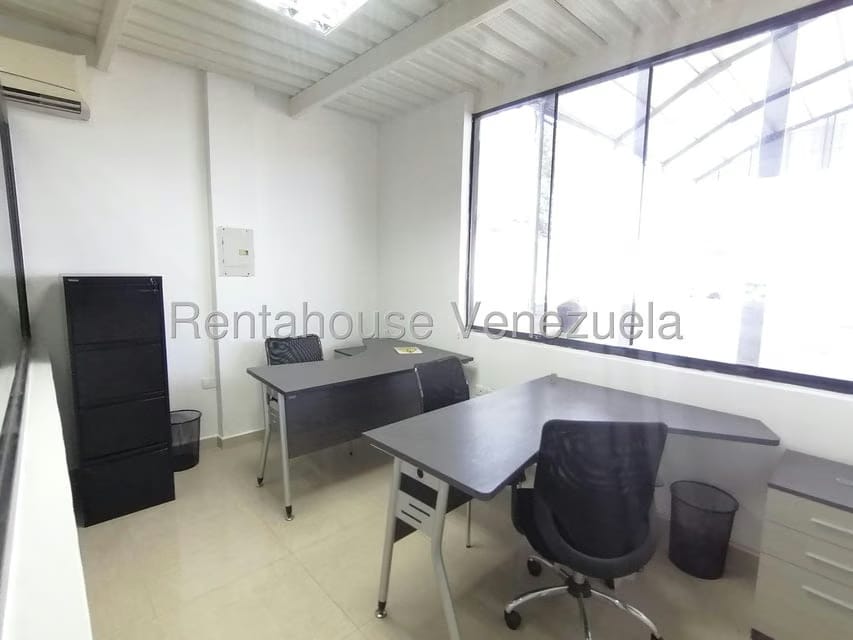 Comercial (Galpon - Deposito) en Alquiler en Ave Intercomunal, Lara - 11