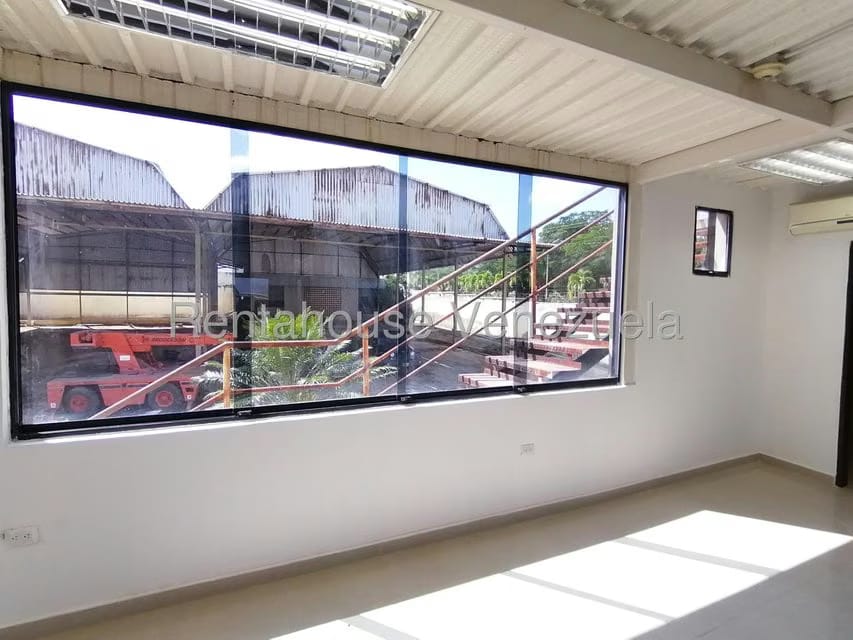 Comercial (Galpon - Deposito) en Alquiler en Ave Intercomunal, Lara - 20