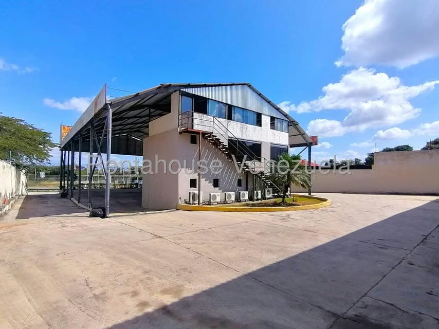 Comercial (Galpon - Deposito) en Alquiler en Ave Intercomunal, Lara - 29