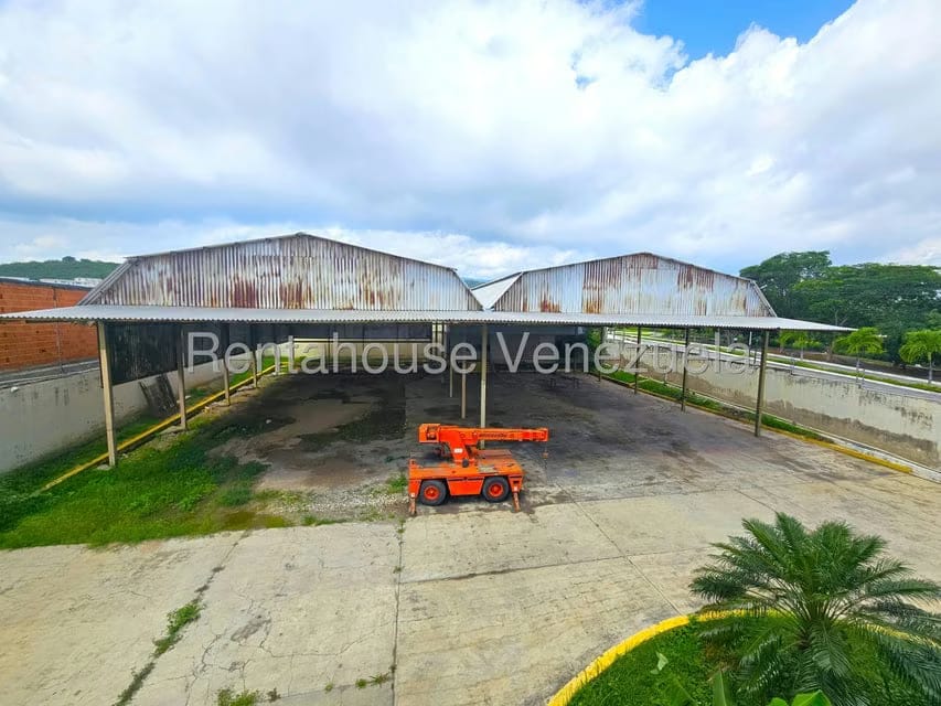 Comercial (Galpon - Deposito) en Alquiler en Ave Intercomunal, Lara - 30