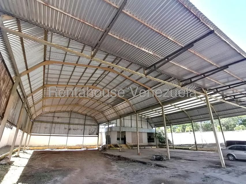 Comercial (Galpon - Deposito) en Alquiler en Ave Intercomunal, Lara - 31