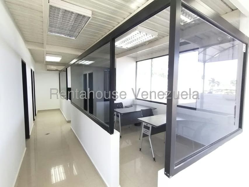Comercial (Galpon - Deposito) en Alquiler en Ave Intercomunal, Lara - 9