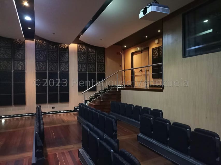 Comercial (Oficina) en Alquiler en La Urbina, Distrito Metropolitano - 25