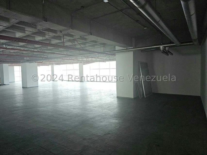 Comercial (Oficina) en Alquiler en La Urbina, Distrito Metropolitano - 41