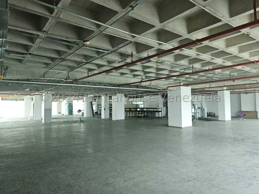 Comercial (Oficina) en Alquiler en La Urbina, Distrito Metropolitano - 6