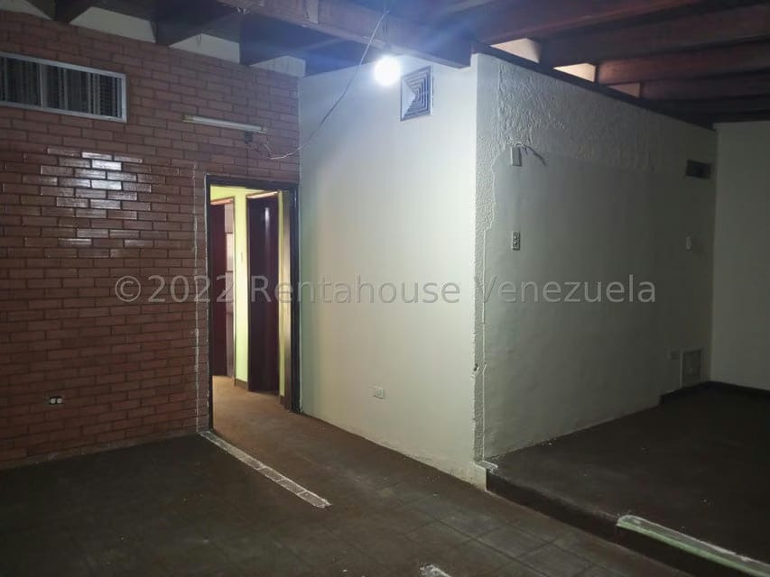 Comercial (Local Comercial) en Venta en Calle 72, Zulia - 17