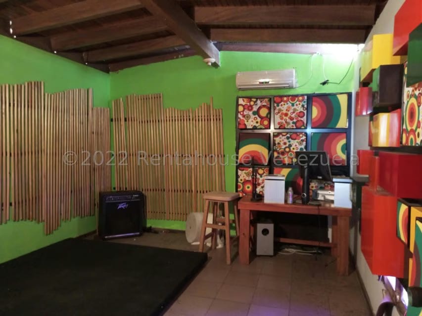 Comercial (Local Comercial) en Venta en Calle 72, Zulia - 24