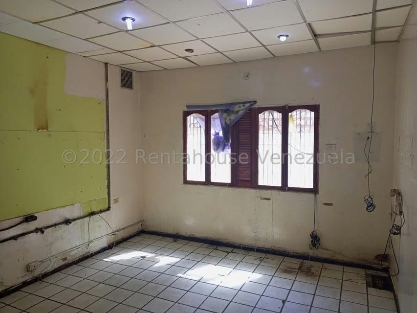 Comercial (Local Comercial) en Venta en Calle 72, Zulia - 9