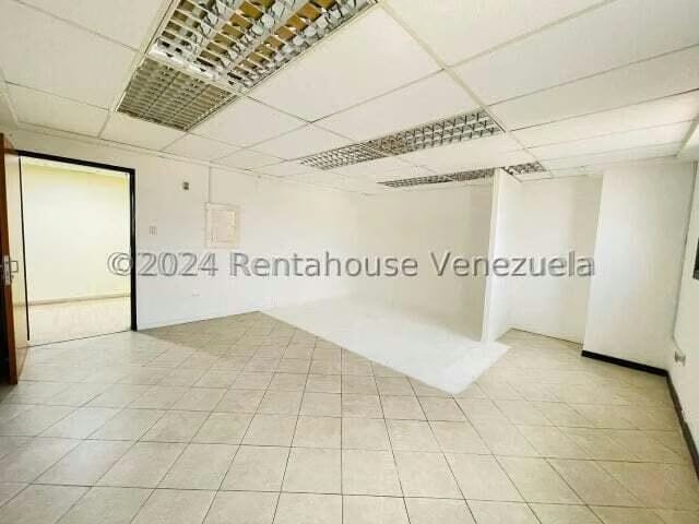 Comercial (Local Comercial) en Alquiler en Avenida Bolivar, Aragua - 3