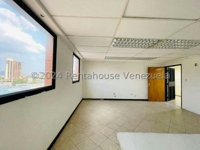 Comercial (Local Comercial) en Alquiler en Avenida Bolivar, Aragua - 10