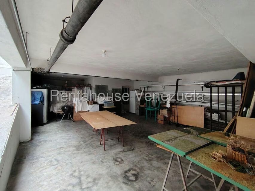 Casa (Multipes Niveles) en Venta en Colinas de Santa Monica, Distrito Metropolitano - 17