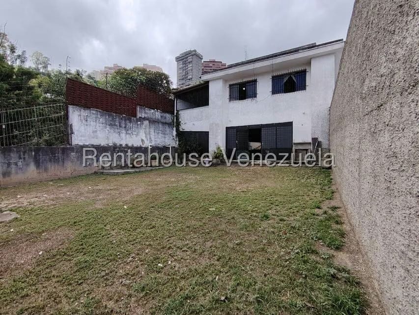 Casa (Multipes Niveles) en Venta en Colinas de Santa Monica, Distrito Metropolitano - 21