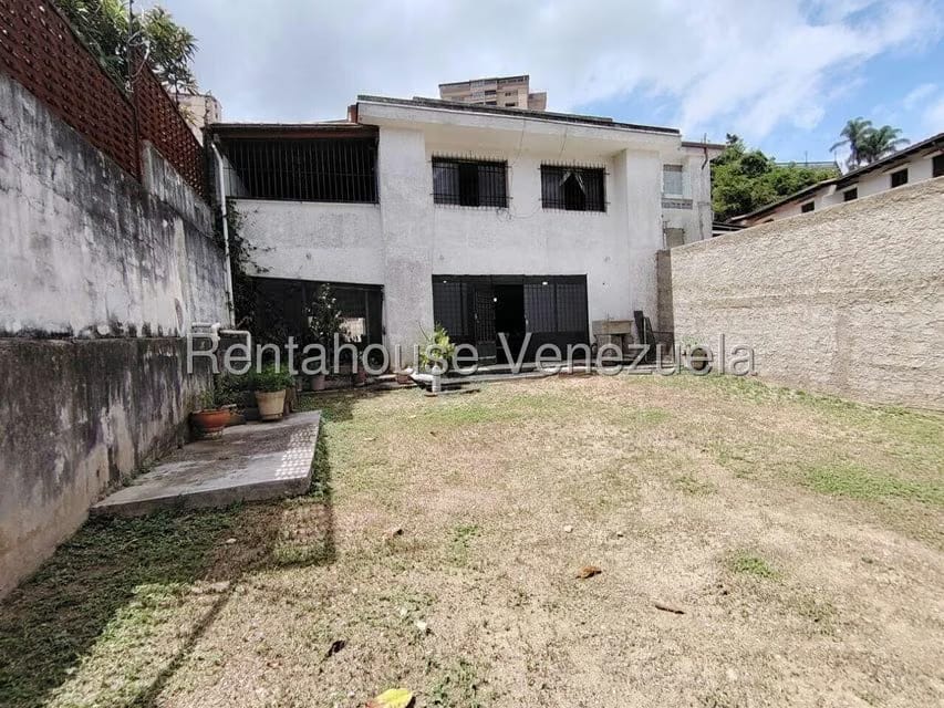 Casa (Multipes Niveles) en Venta en Colinas de Santa Monica, Distrito Metropolitano - 22