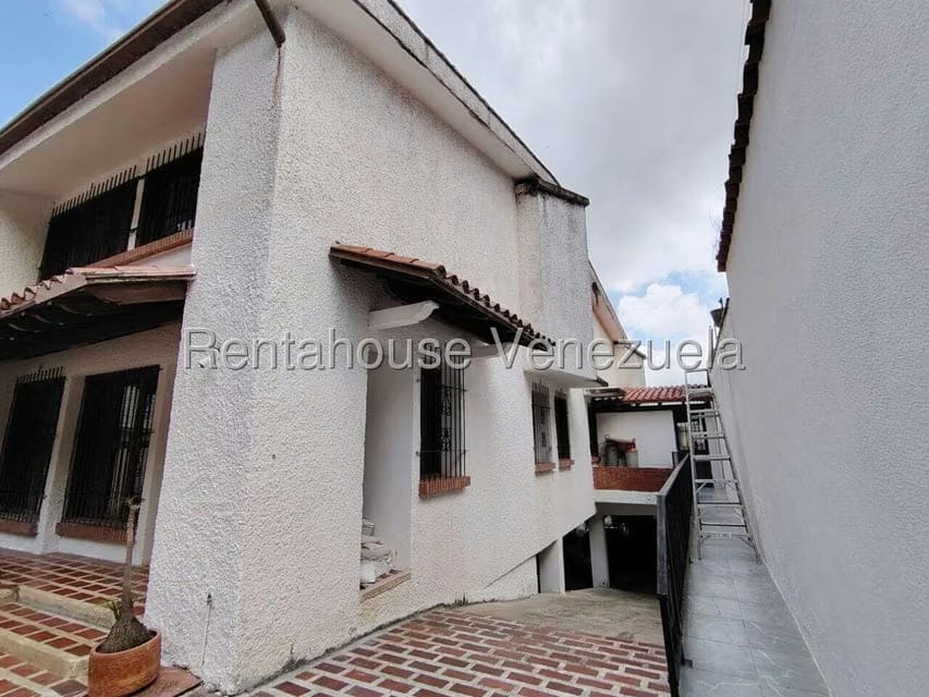 Casa (Multipes Niveles) en Venta en Colinas de Santa Monica, Distrito Metropolitano - 31