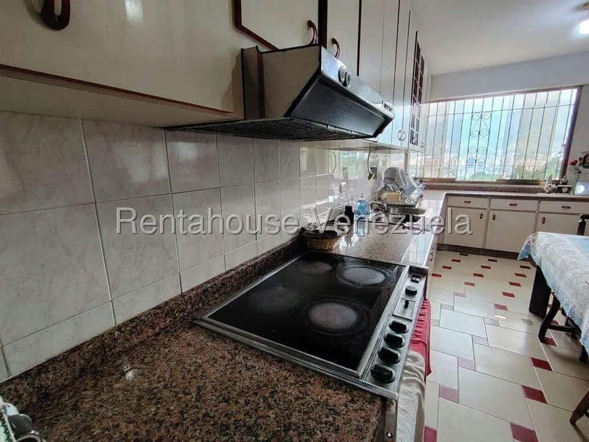 Casa (Multipes Niveles) en Venta en Colinas de Santa Monica, Distrito Metropolitano - 33