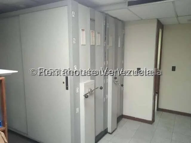 Comercial (Local Comercial) en Venta en La Urbina, Distrito Metropolitano - 25