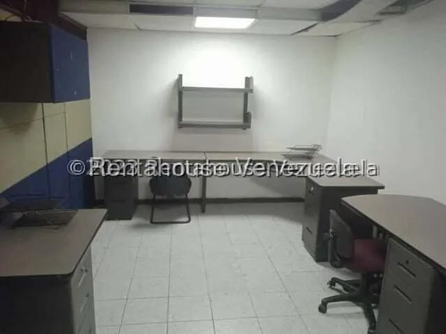 Comercial (Local Comercial) en Venta en La Urbina, Distrito Metropolitano - 28