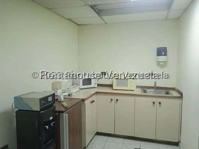 Comercial (Local Comercial) en Venta en La Urbina, Distrito Metropolitano - 34