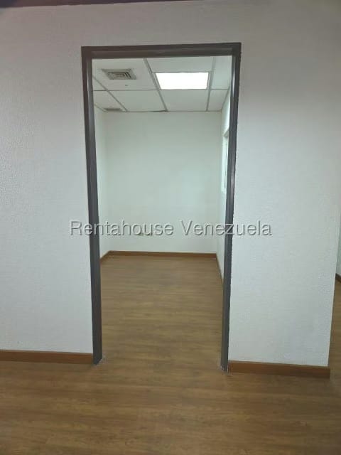 Comercial (Oficina) en Alquiler en La Trinidad, Distrito Metropolitano - 12