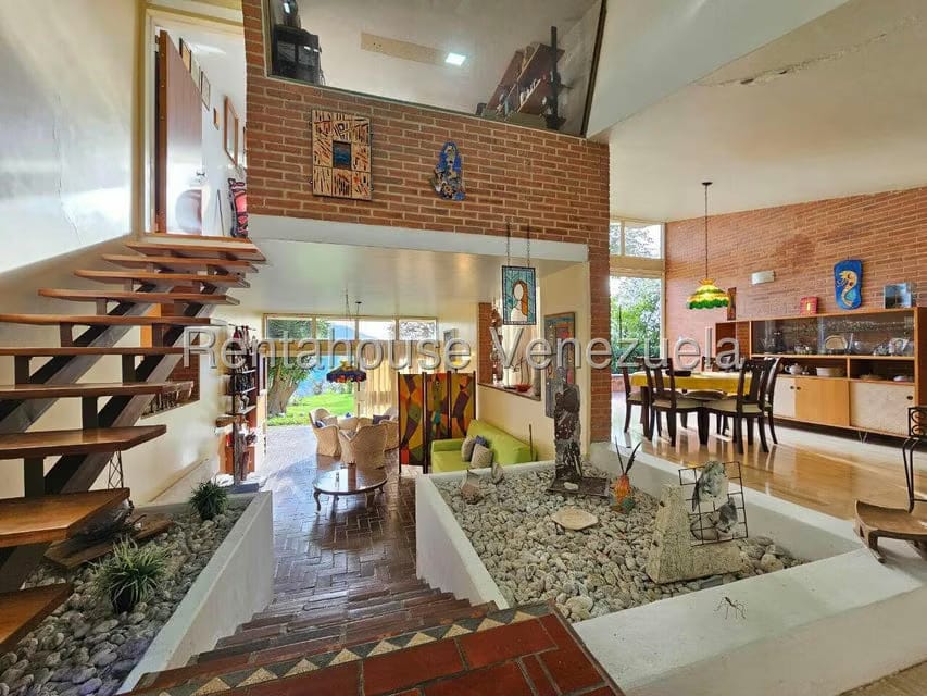 Casa (Duplex) en Venta en Alto Hatillo, Distrito Metropolitano - 4