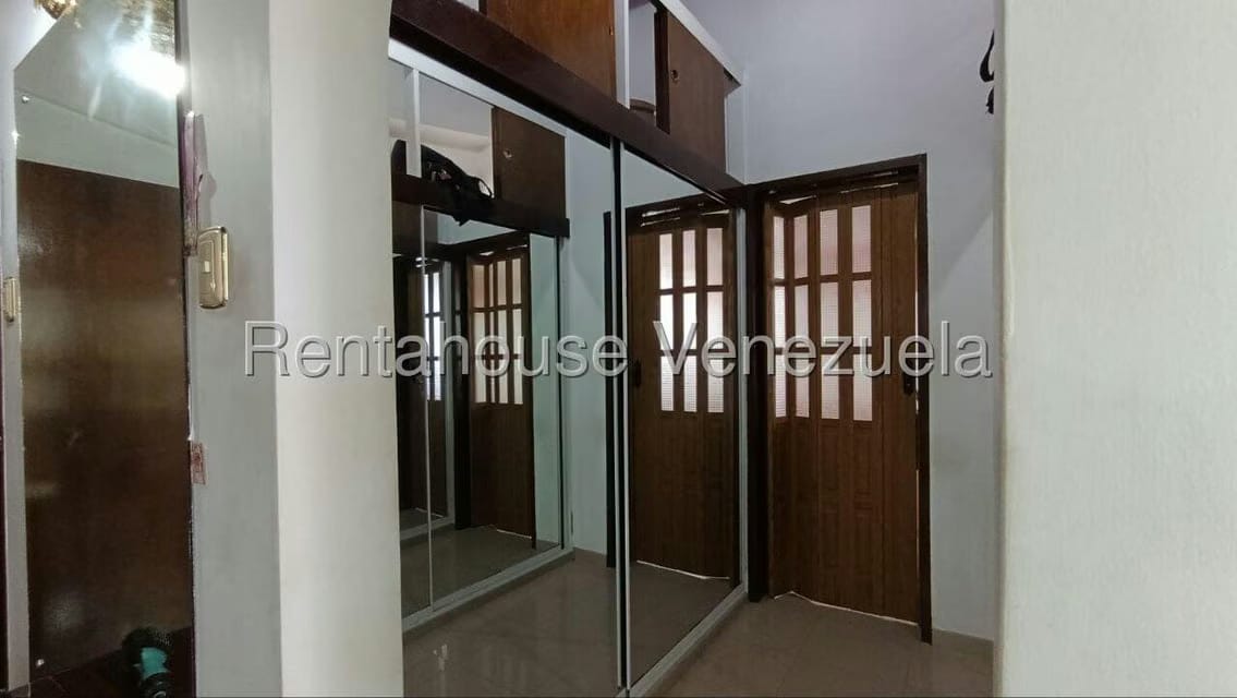 Casa (Duplex) en Venta en Alto Prado, Distrito Metropolitano - 41