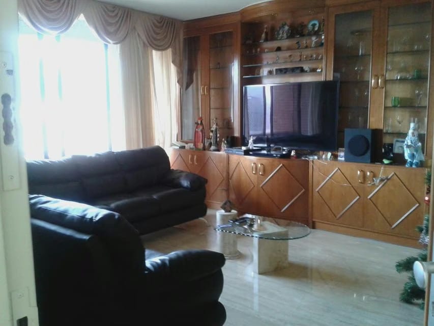 Apartamento (1 Nivel) en Venta en El Rosal, Distrito Metropolitano - 2