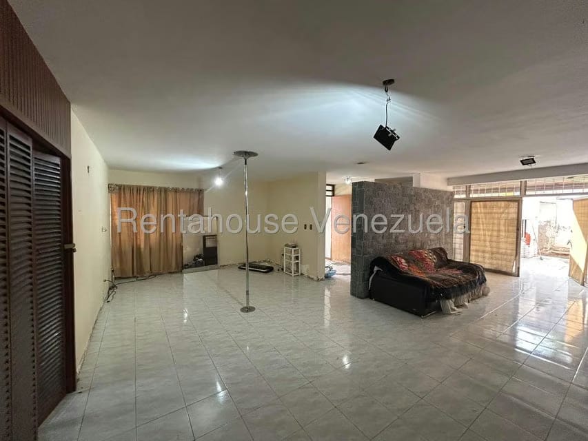 Casa (1 Nivel) en Venta en Prados del Este, Distrito Metropolitano - 6