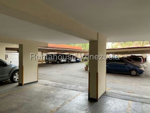 Apartamento (1 Nivel) en Alquiler en Montalban II, Distrito Metropolitano - 17