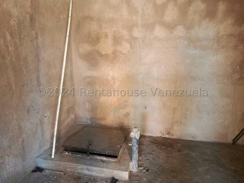 Comercial (Local Comercial) en Venta en Calle 72, Zulia - 11