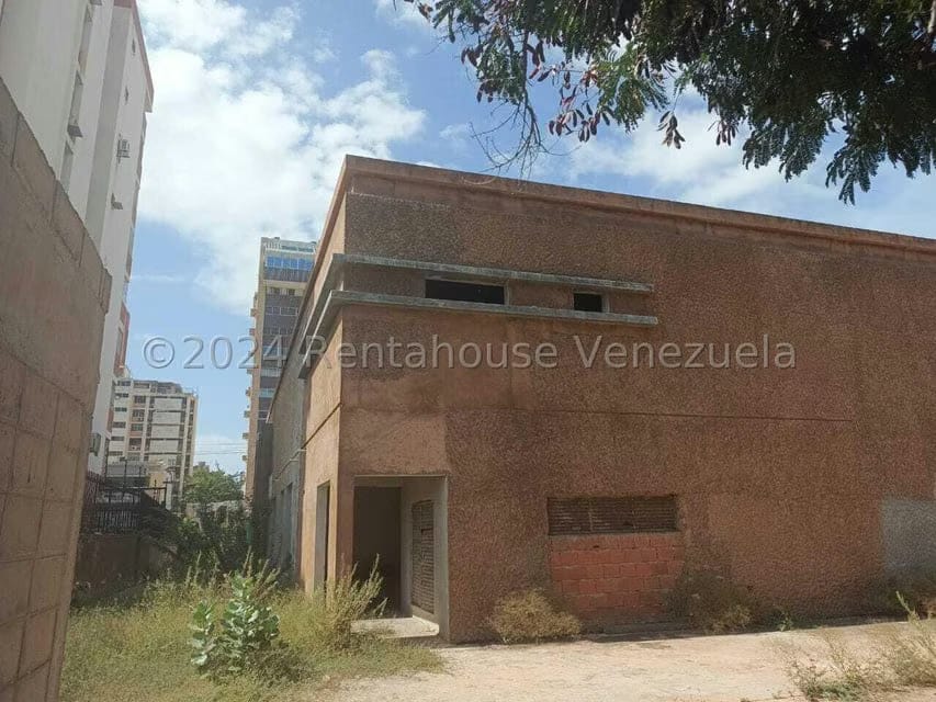 Comercial (Local Comercial) en Venta en Calle 72, Zulia - 13