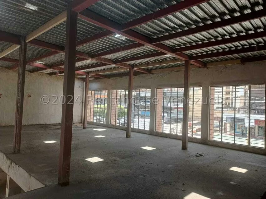 Comercial (Local Comercial) en Venta en Calle 72, Zulia - 16