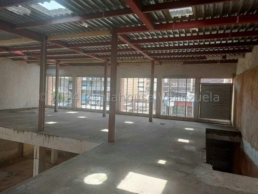 Comercial (Local Comercial) en Venta en Calle 72, Zulia - 17