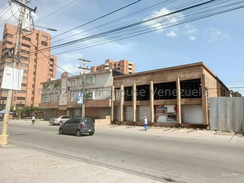 Comercial (Local Comercial) en Venta en Calle 72, Zulia - 23